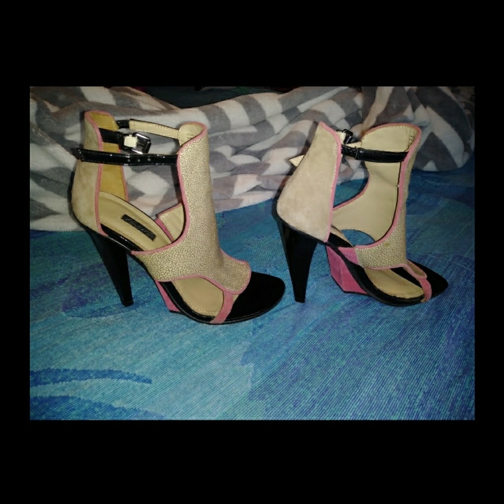 Kenneth Cole High Heels